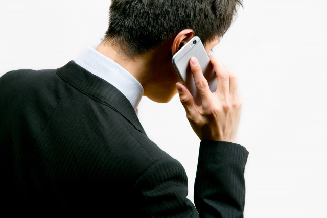 相談するビジネスマン